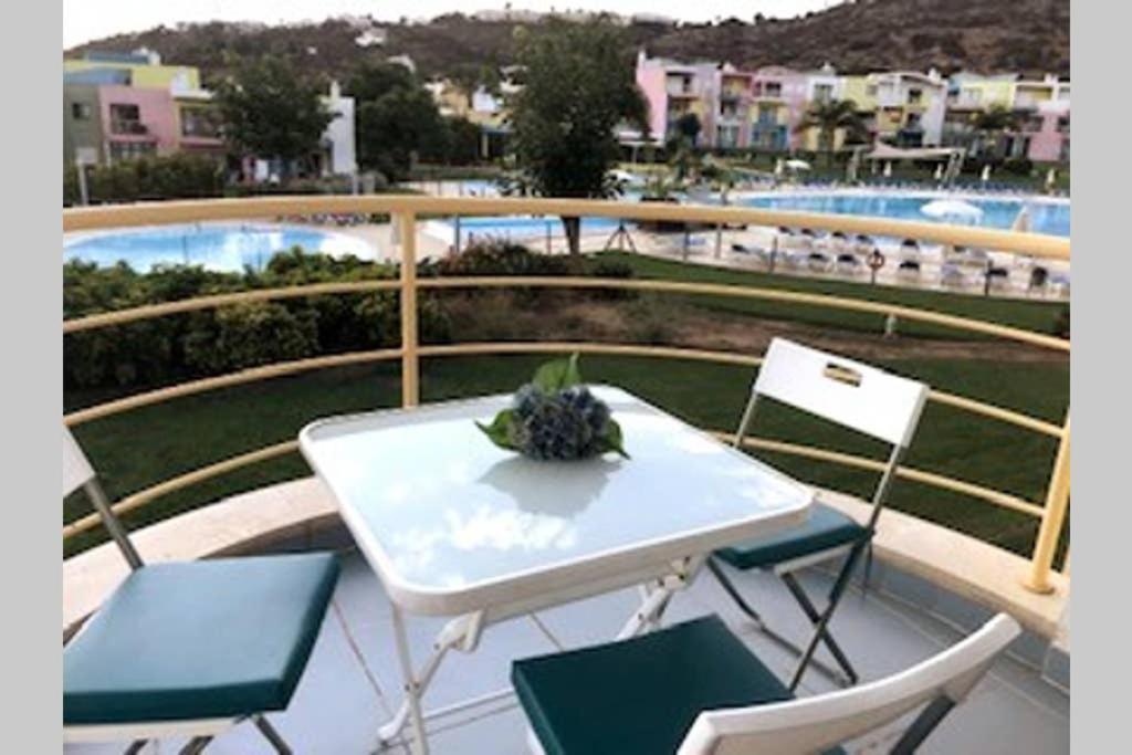 Colorful Cozy Apartment View Αλμπουφέιρα Εξωτερικό φωτογραφία
